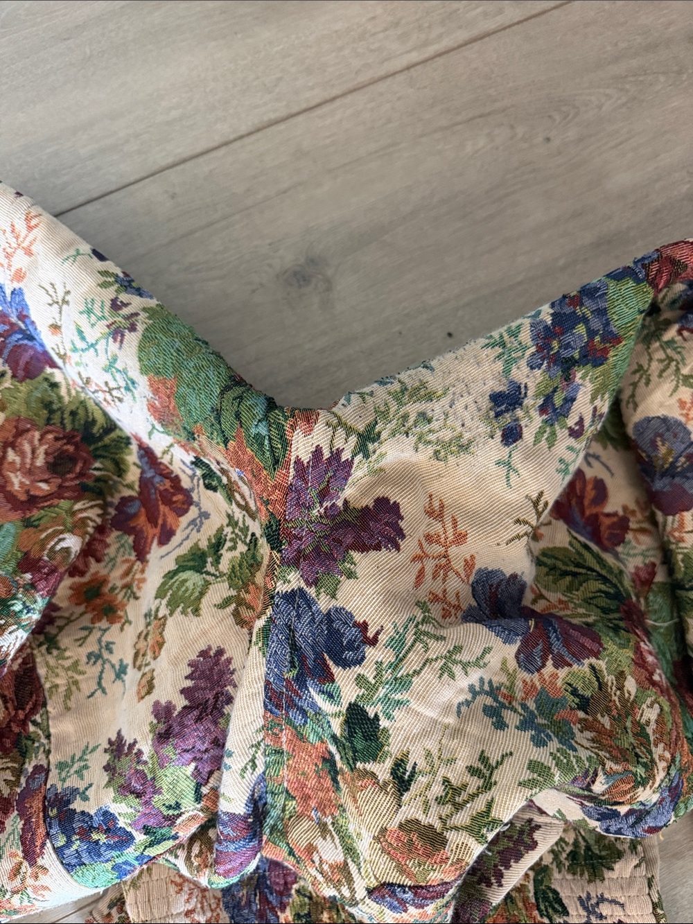 AKIRA Floral brocade / Tapestry strapless romper - Picture 6 of 6